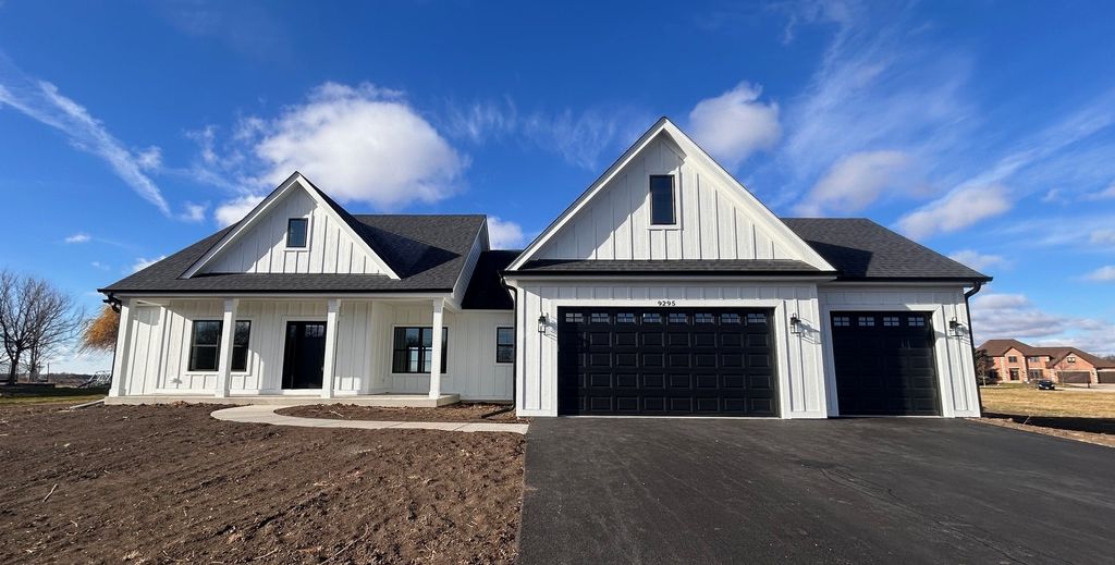 9295 N Stonewall Drive, Newark, IL 60541