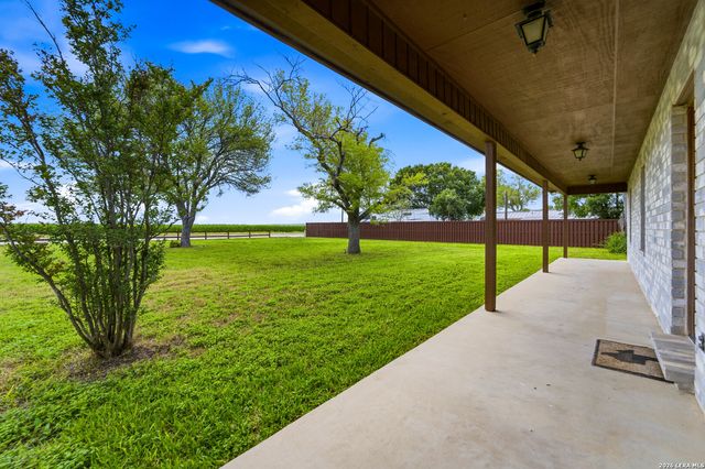 5745 FM 471 N, Rio Medina, TX 78066
