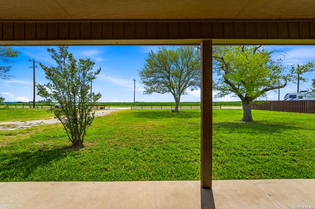5745 FM 471 N, Rio Medina, TX 78066