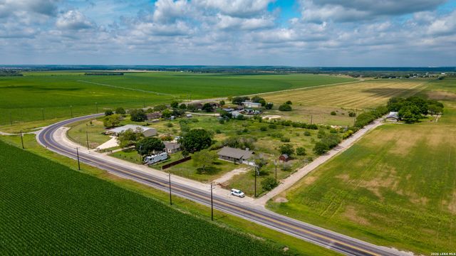 5745 FM 471 N, Rio Medina, TX 78066