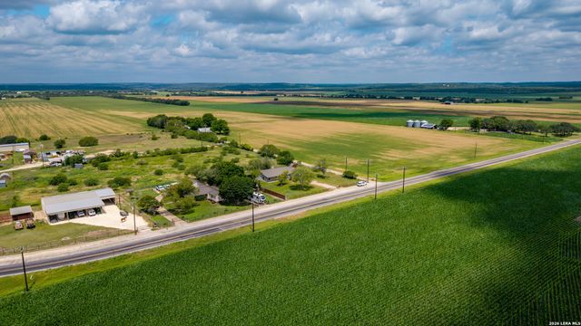 5745 FM 471 N, Rio Medina, TX 78066