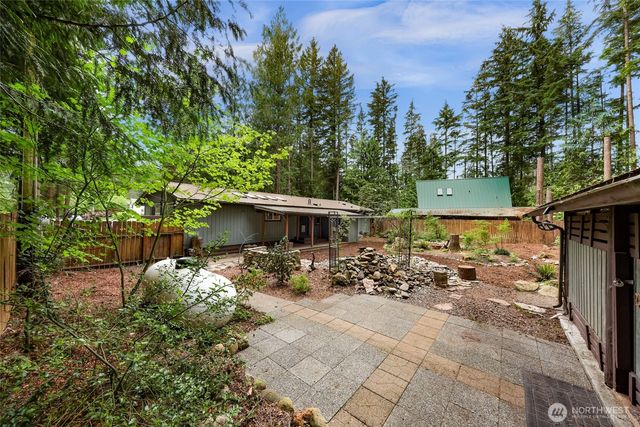 2091 Clear Valley Drive, Maple Falls, WA 98266