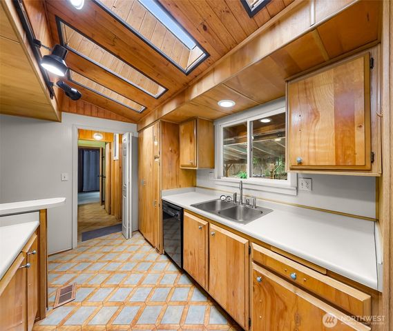 2091 Clear Valley Drive, Maple Falls, WA 98266