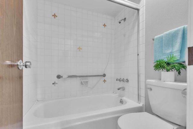 217 Roundtree Ct, Sacramento, CA 95831