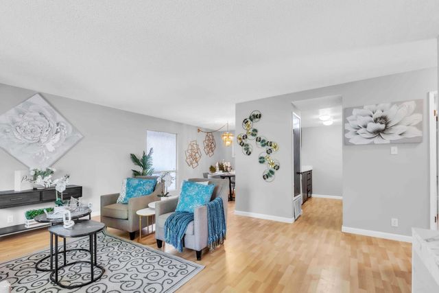 217 Roundtree Ct, Sacramento, CA 95831