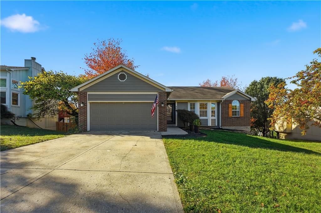 303 W Laredo Trail, Raymore, MO 64083