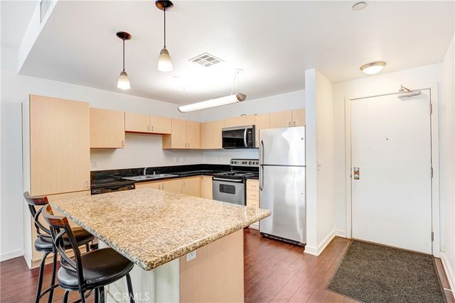 630 W 6th 216, Los Angeles, CA 90017