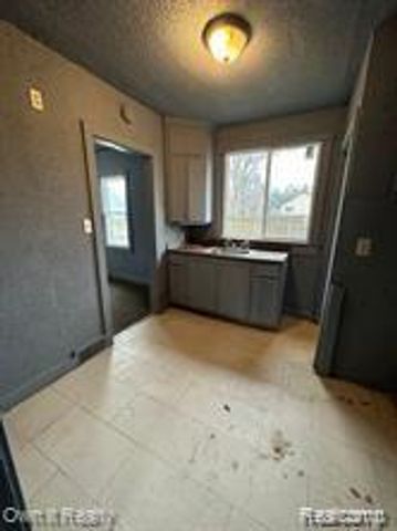 14851 Fielding Street, Detroit, MI 48223