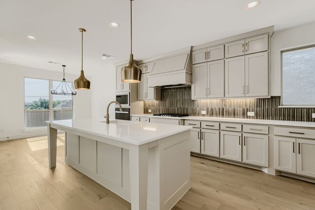 189 Enclave Drive, Lakewood Village, TX 75068