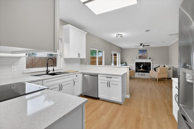 7024 Lyndale Drive, Watauga, TX 76148