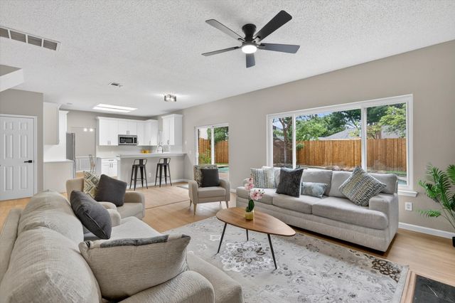 7024 Lyndale Drive, Watauga, TX 76148