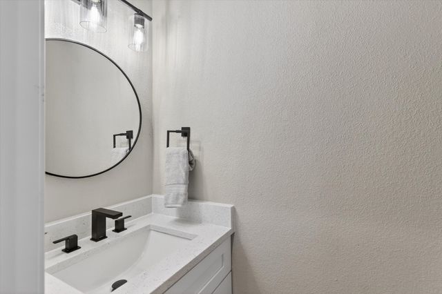 7024 Lyndale Drive, Watauga, TX 76148