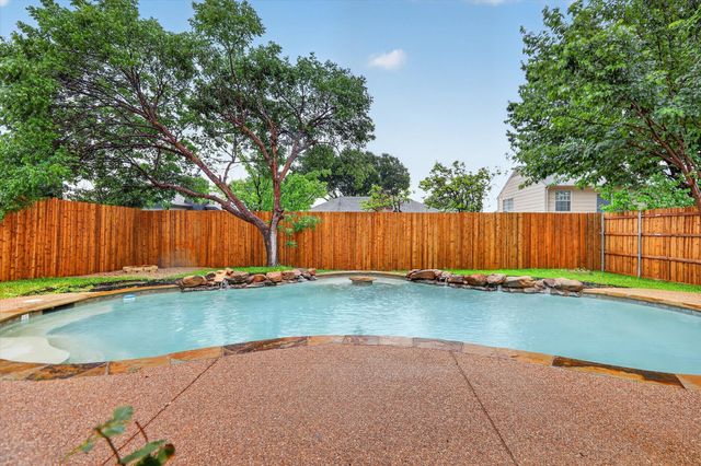 7024 Lyndale Drive, Watauga, TX 76148