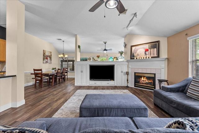 5102 Cherrywood Court, League City, TX 77573