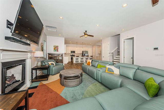 2430 6TH AVENUE N, St Petersburg, FL 33713