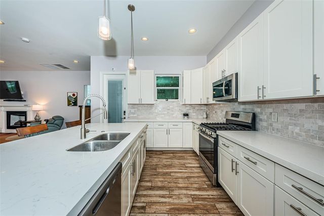 2430 6TH AVENUE N, St Petersburg, FL 33713