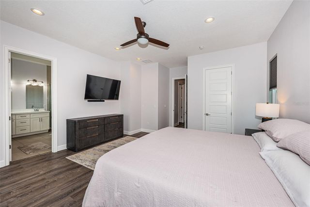 2430 6TH AVENUE N, St Petersburg, FL 33713