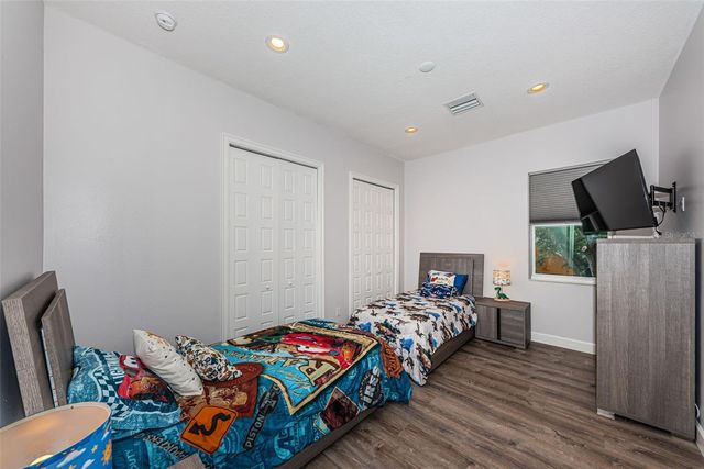 2430 6TH AVENUE N, St Petersburg, FL 33713