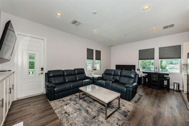 2430 6TH AVENUE N, St Petersburg, FL 33713
