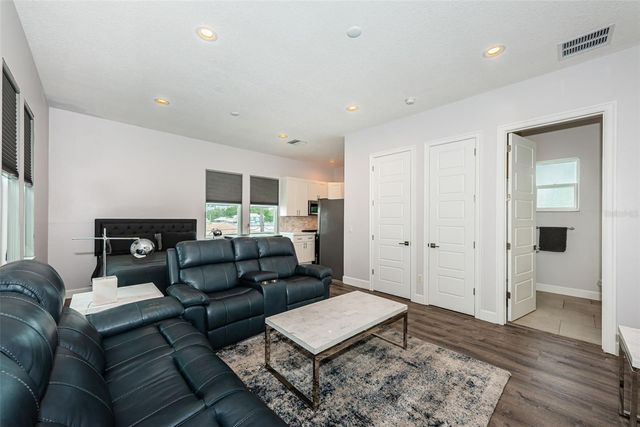 2430 6TH AVENUE N, St Petersburg, FL 33713