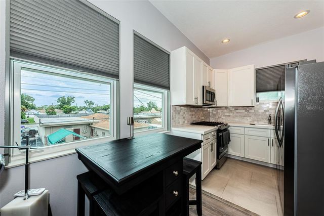2430 6TH AVENUE N, St Petersburg, FL 33713