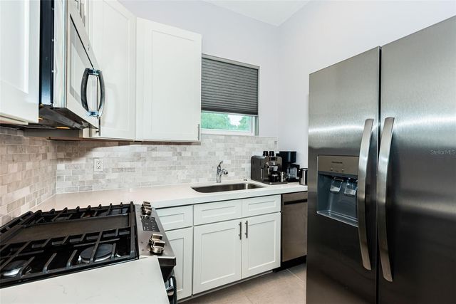 2430 6TH AVENUE N, St Petersburg, FL 33713