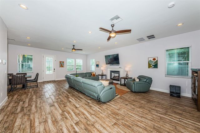 2430 6TH AVENUE N, St Petersburg, FL 33713