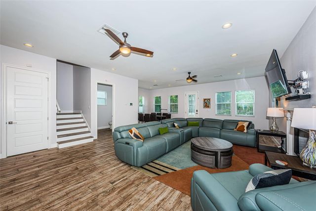 2430 6TH AVENUE N, St Petersburg, FL 33713