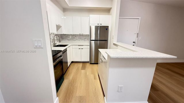 9705 Hammocks Blvd 201, Miami, FL 33196