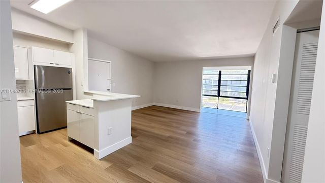 9705 Hammocks Blvd 201, Miami, FL 33196