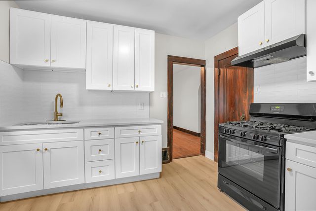 7511 Monroe Avenue, Hammond, IN 46324