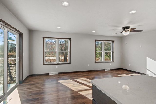 W6513 WOODHAVEN CIRCLE, Wautoma, WI 54982