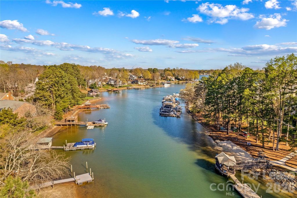 19843 Henderson Road L, Cornelius, NC 28031