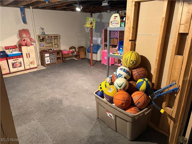 921 17th Street, Vienna, WV 26105