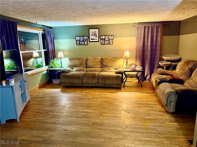 921 17th Street, Vienna, WV 26105