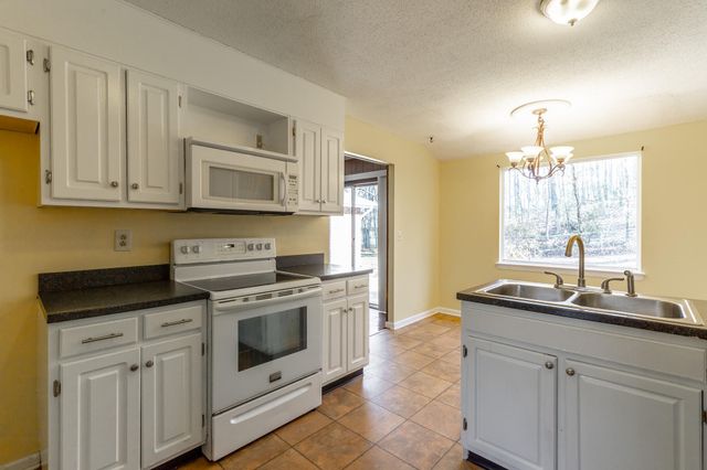 2500 Shenandoah Drive, Chattanooga, TN 37421