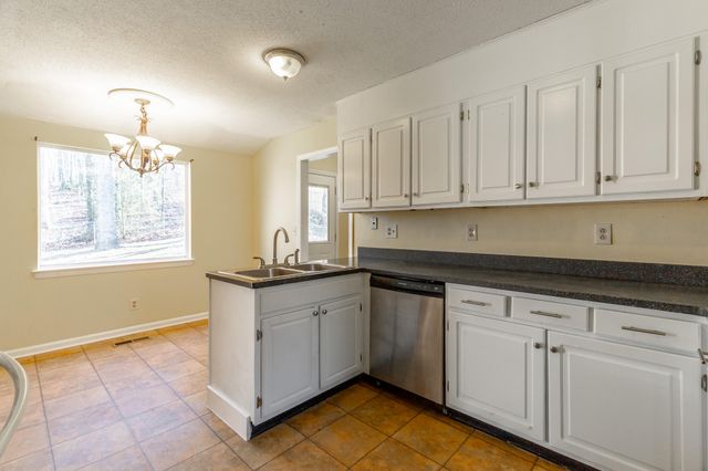 2500 Shenandoah Drive, Chattanooga, TN 37421