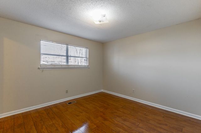 2500 Shenandoah Drive, Chattanooga, TN 37421