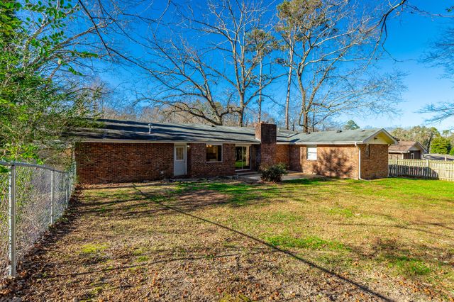 2500 Shenandoah Drive, Chattanooga, TN 37421