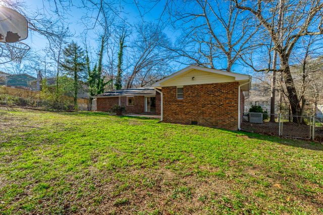 2500 Shenandoah Drive, Chattanooga, TN 37421
