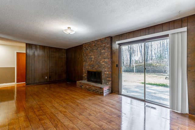 2500 Shenandoah Drive, Chattanooga, TN 37421