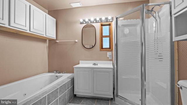 6961 PAWLING STREET, Philadelphia, PA 19128
