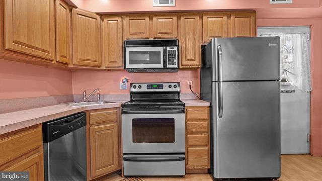 6961 PAWLING STREET, Philadelphia, PA 19128