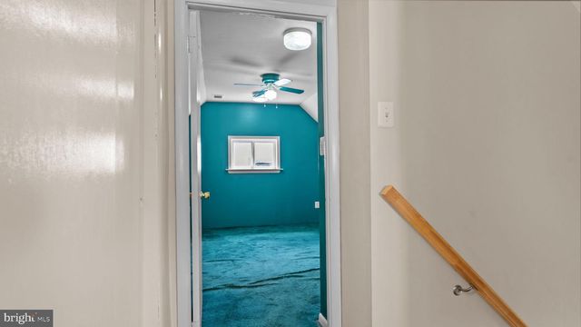 6961 PAWLING STREET, Philadelphia, PA 19128