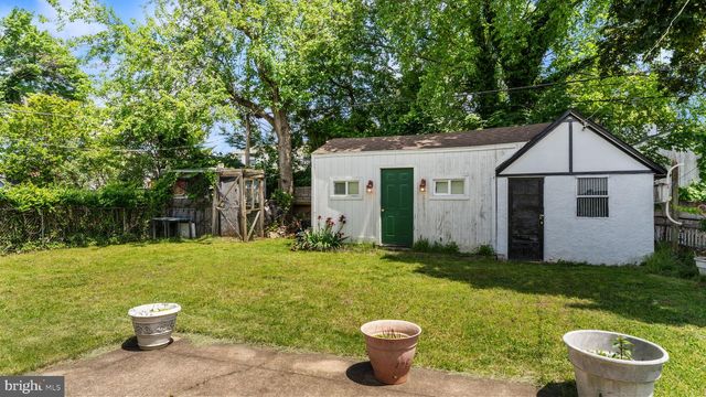 6961 PAWLING STREET, Philadelphia, PA 19128