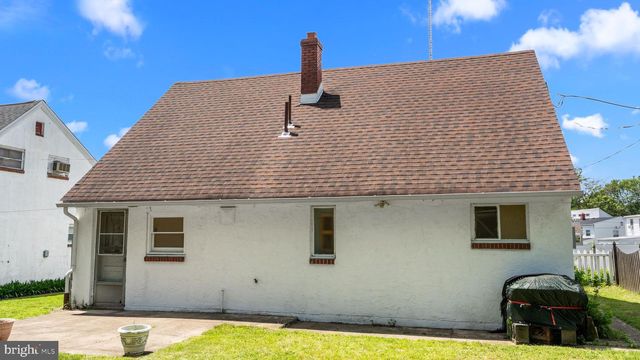 6961 PAWLING STREET, Philadelphia, PA 19128