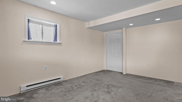 6961 PAWLING STREET, Philadelphia, PA 19128