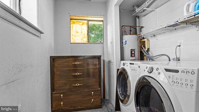 6961 PAWLING STREET, Philadelphia, PA 19128