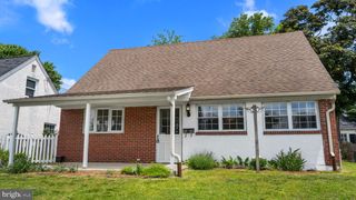 6961 PAWLING STREET, Philadelphia, PA 19128
