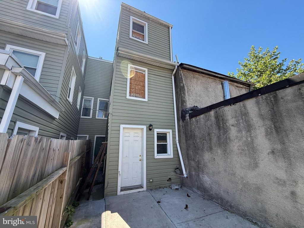 Image 10 of property listing at 1217 GREENMOUNT AVE, Baltimore, MD 21202